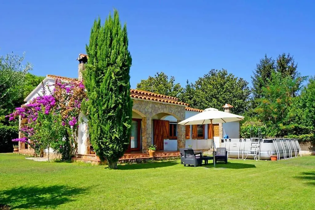 Holiday home Casa En Viladamat Con Piscina En La Costa Brava