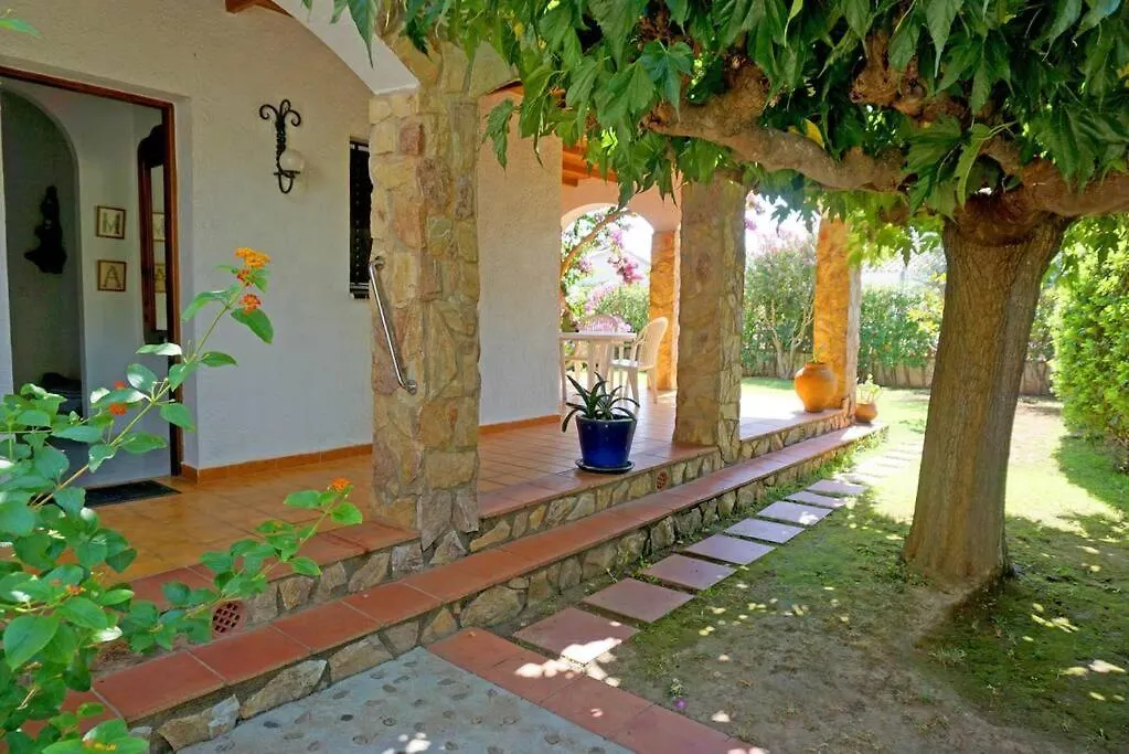 Casa En Viladamat Con Piscina En La Costa Brava Holiday home